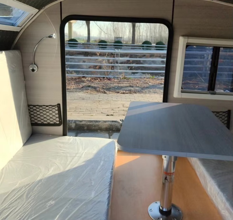 مقطورة تخييم مخصصة على شكل دمع - مراجعة Adventure Outdoor Equipment وسعره